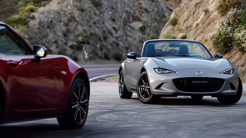 Jinba Ittai weiterentwickelt: Mazda MX-5 2024 bietet neue Optik, neues  Infotainment und ein noch intensiveres Fahrerlebnis