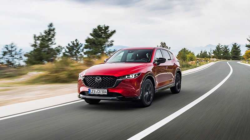 https://de.mazda-press.com/globalassets/generic-cms-images/02-heroes/2023/mazda-cx-5/hero-2023-mazda_cx-5-06-mob.jpg/highdefinitionhalfsize?token=QafZBkNVvsHP-M-HieN41EZ1UaF4dg7XsF4gXPPGM-g1