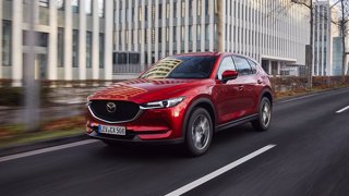 Mazda CX-5 mit Bestwertung im Seitenaufpralltest des IIHS