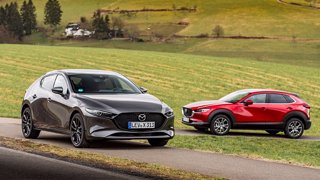 Aufgewertete Kompaktklasse: Mazda3 und Mazda CX-30 starten ins Modelljahr 2022