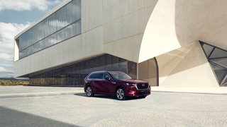 Mazda CX-80 feiert mit attraktiven Angeboten Premiere im Handel