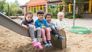 Mazda spendet 20.500 Euro an das SOS-Kinderdorf Düsseldorf